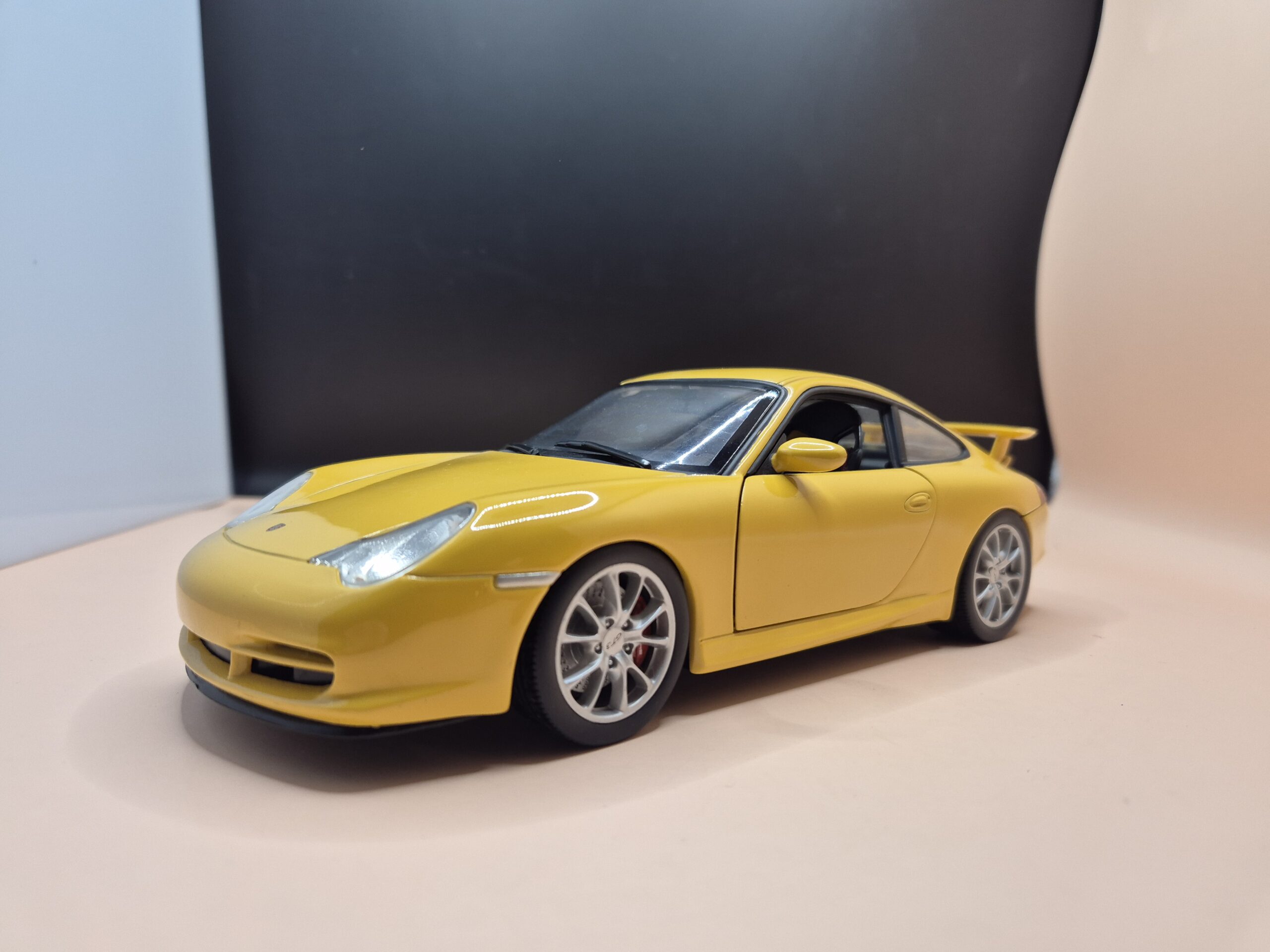 PORSCHE 911 996 GT3 1/18 BBURAGO 3357