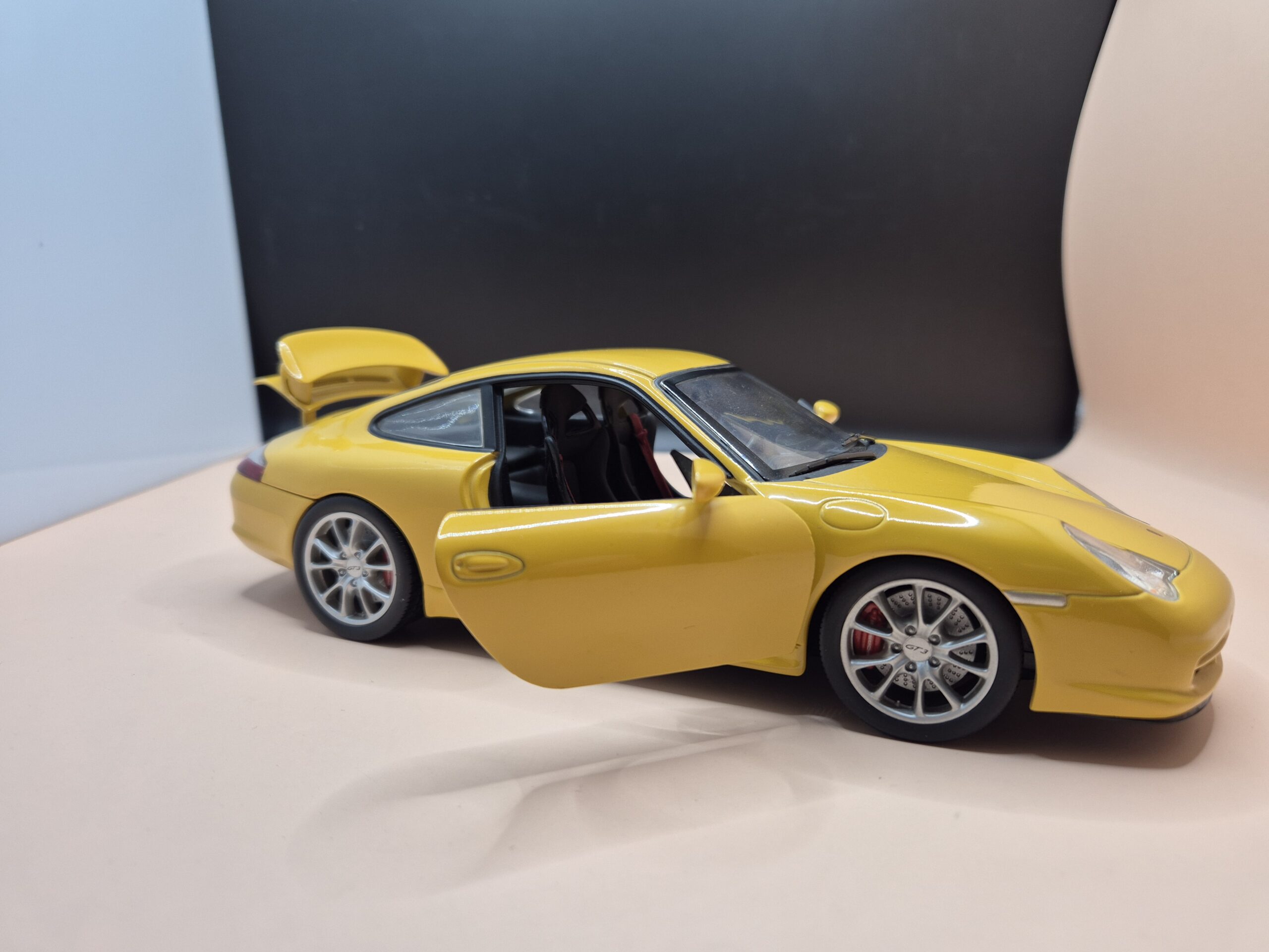 PORSCHE 911 996 GT3 1/18 BBURAGO 3357 - obrazek 7