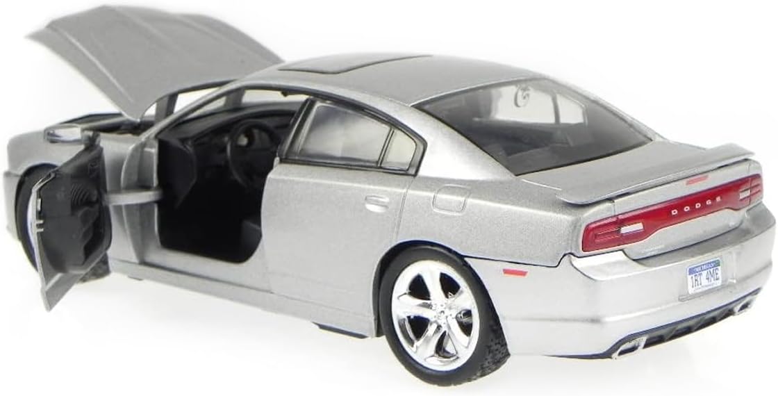 Motormax Dodge Charger R/T Model 2011 Srebrny Samochód 73354 1:24 - obrazek 3
