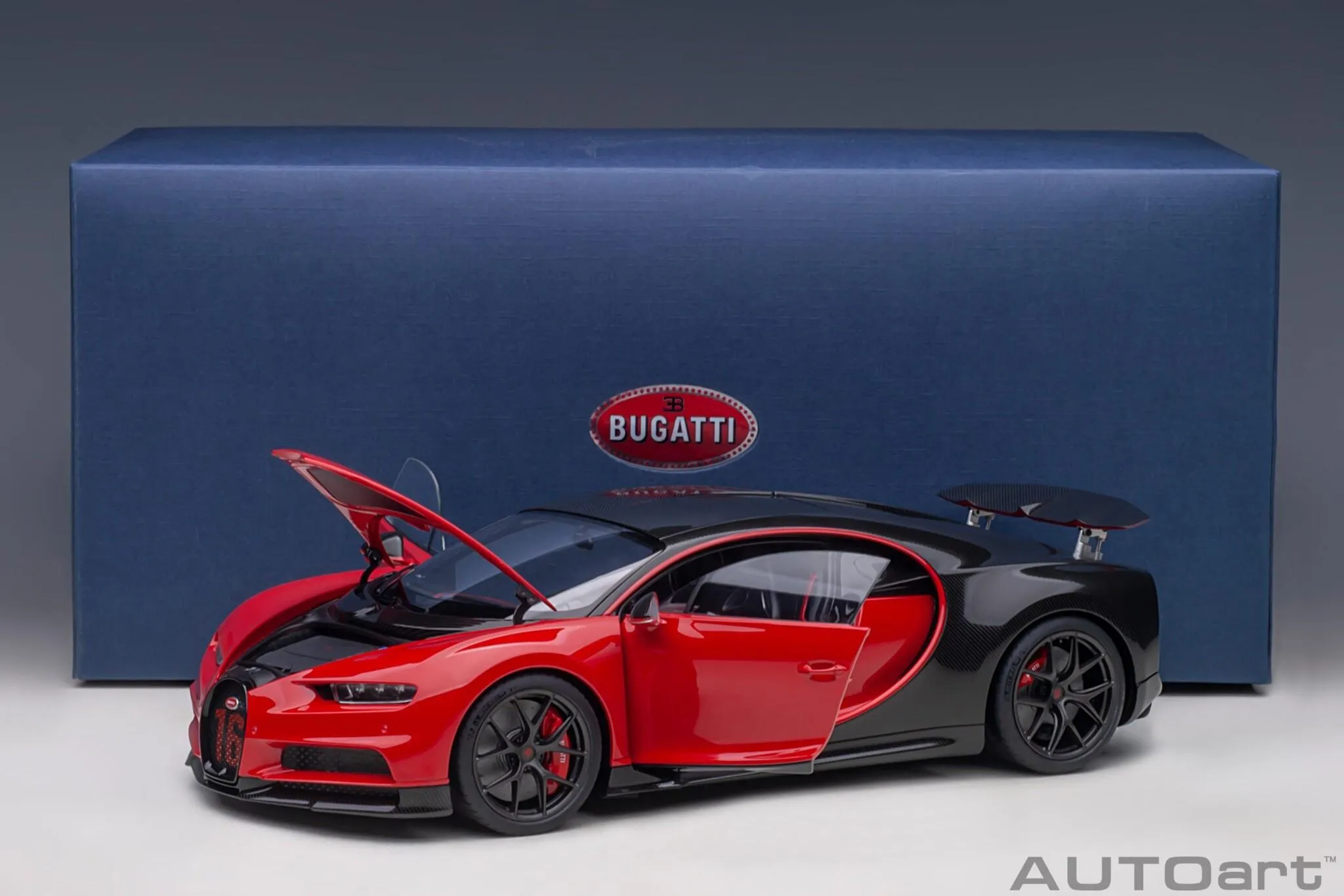 Autoart 70996 Bugatti Chiron 2019 w kolorze rot carbon, skala 1:18