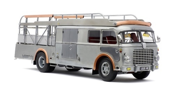 CMC M271 Ferrari racing transporter typ Fiat 642 RN2 Bartoletti, 1957 1:18