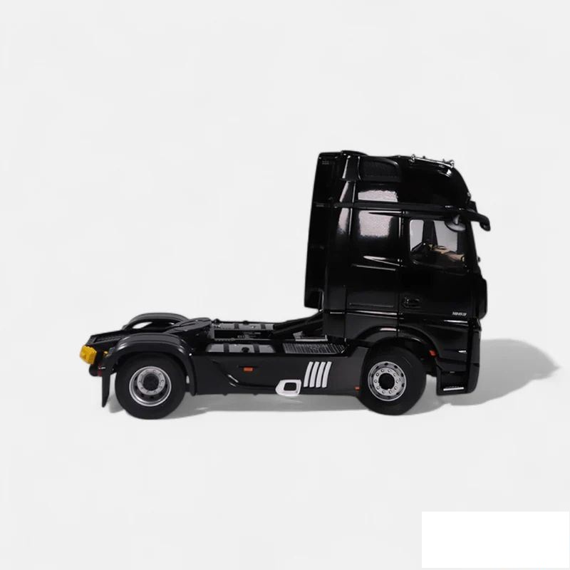 NZG 1094/51 Mercedes-Benz Actros L 1:18 czarny - obrazek 4