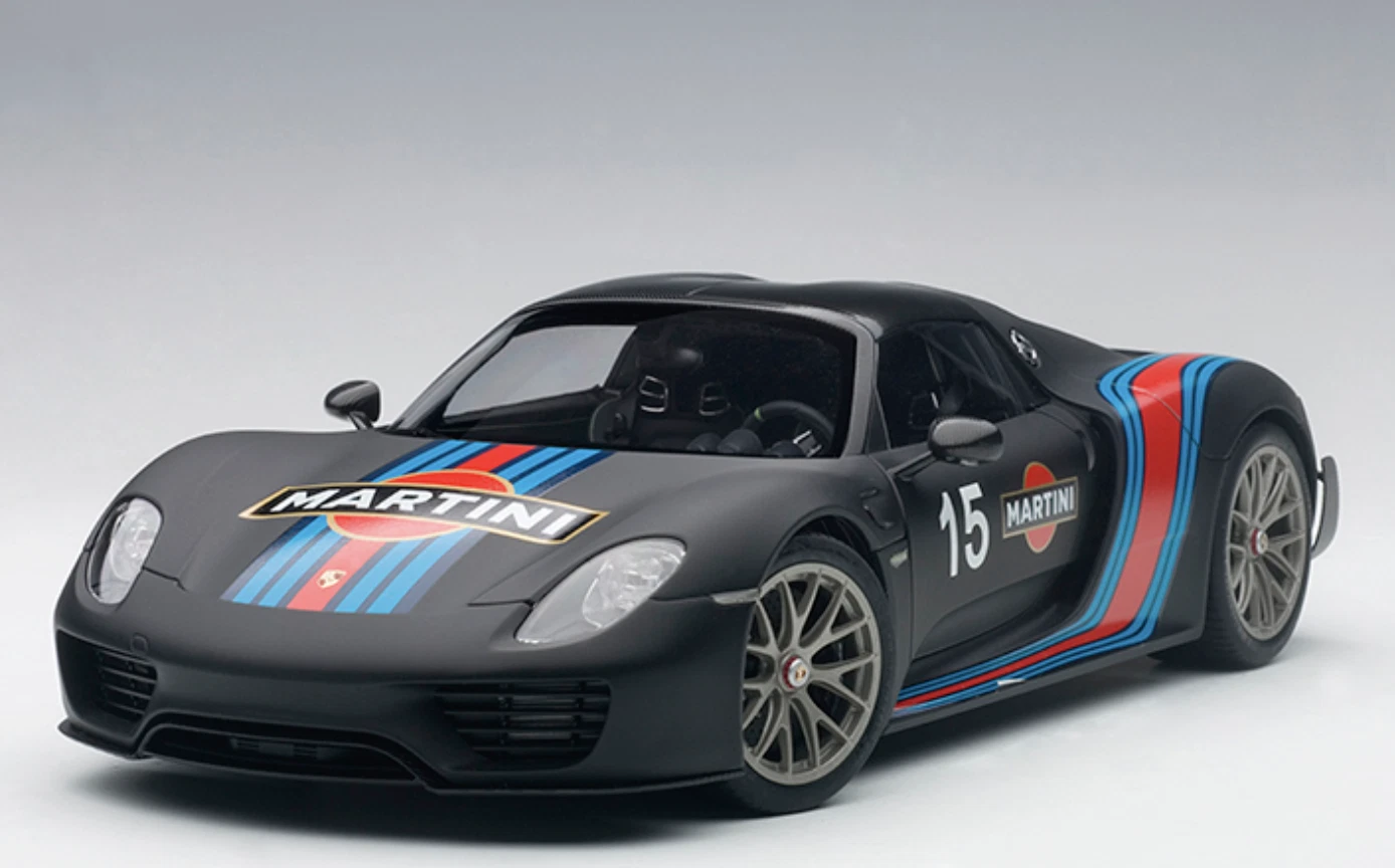 1/18 Porsche 918 Spyder Weissach pakiet czarny / Martini Livery #15 AUTOart 77929 - obrazek 2