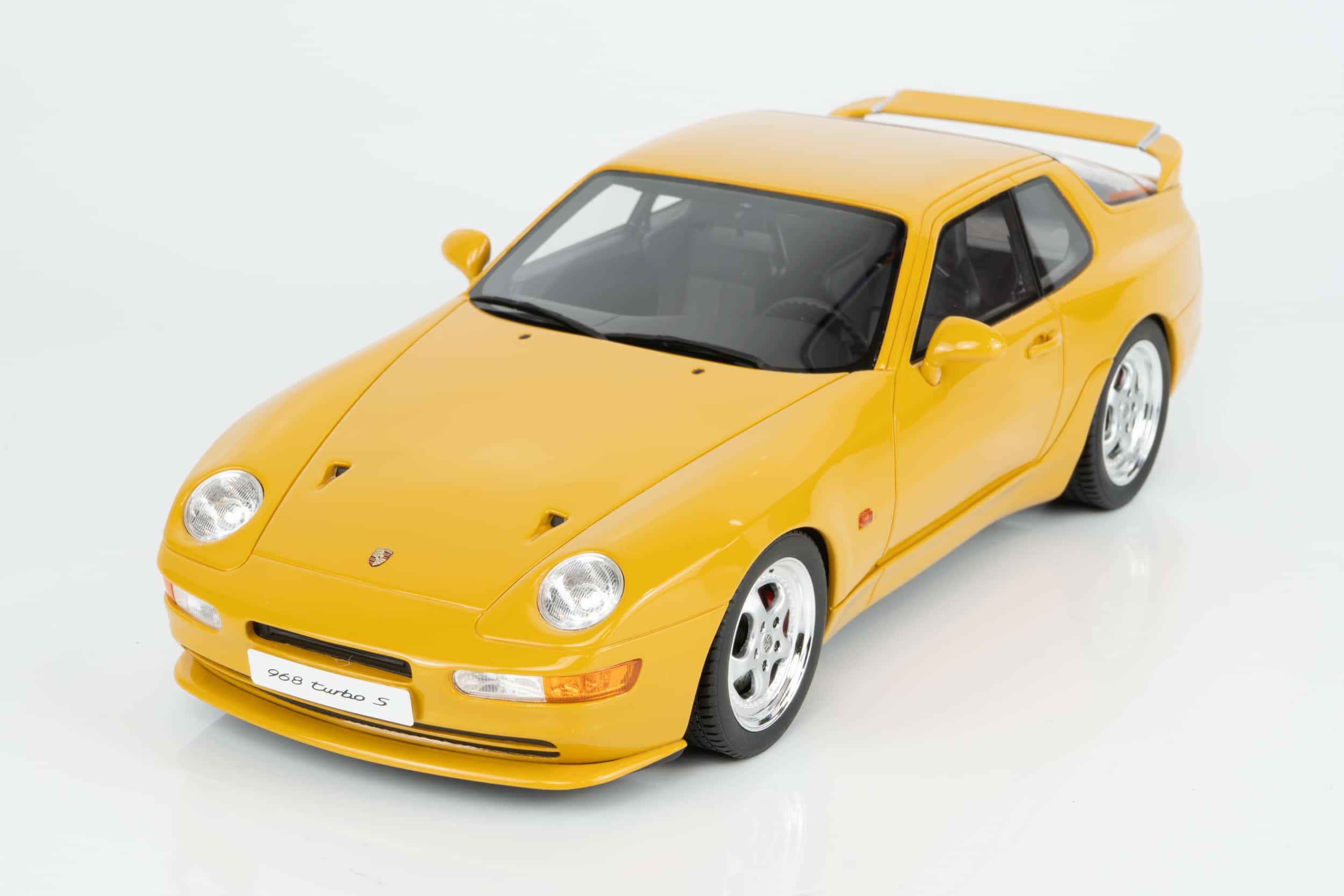Model 1:18 GT Spirit Porsche 968 Turbo S 1993 yellow GT947