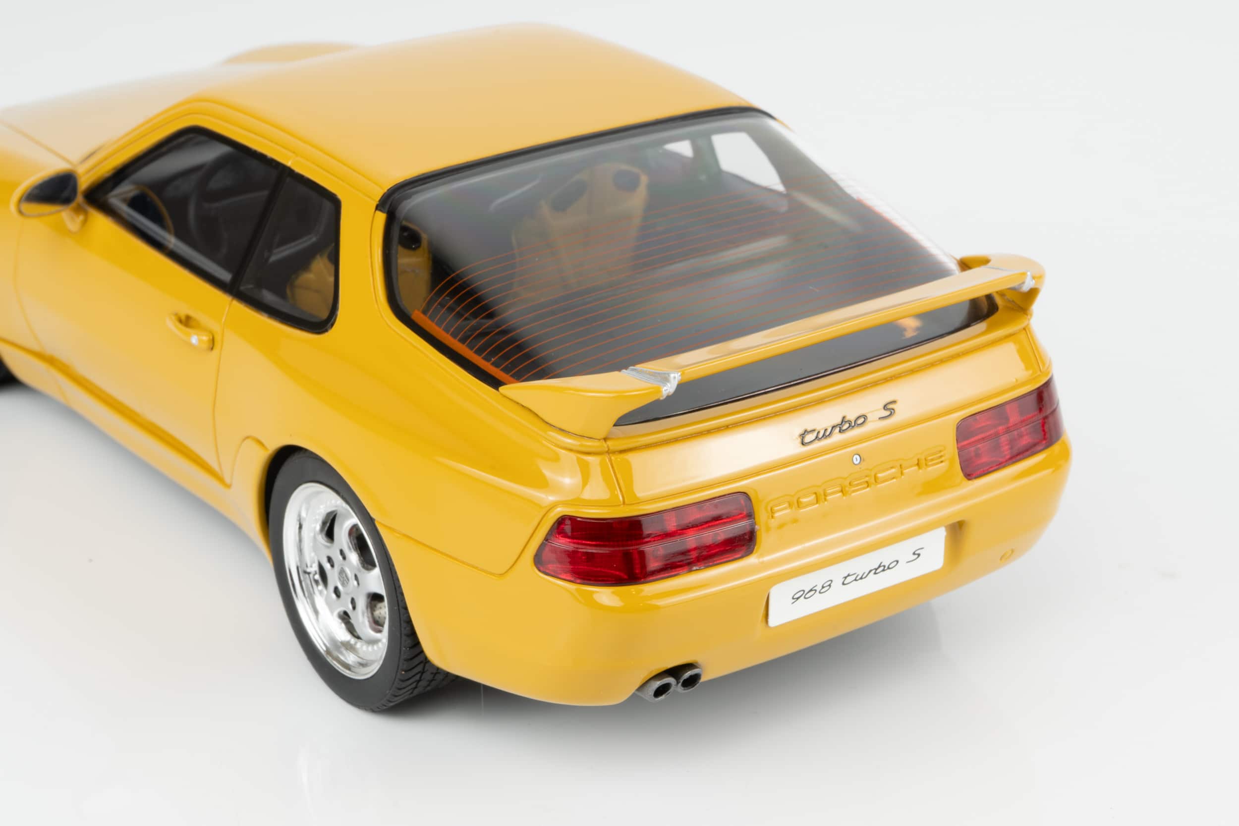 Model 1:18 GT Spirit Porsche 968 Turbo S 1993 yellow GT947 - obrazek 8