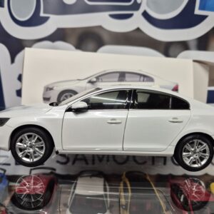 VOLVO S60 L SKALA 1/ 18 PAUDI BIAŁY