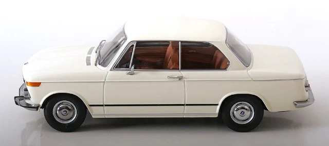 BMW 1802 1-SERIES FACELIFT (RESTYLING) 1971 WHITE KK-SCALE 1:18 kkdc181312 - obrazek 3