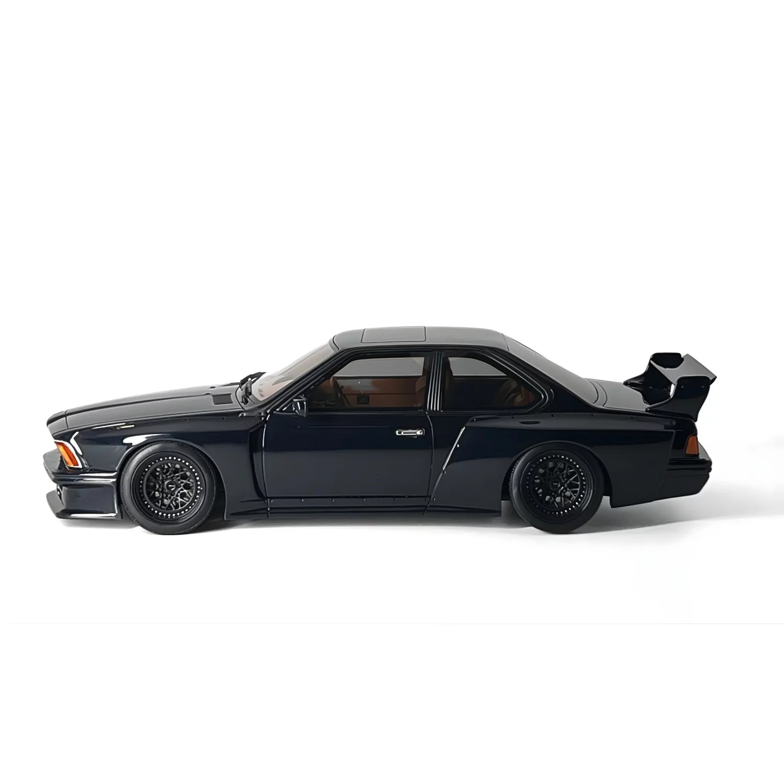 BMW 635 Csi E24 Widebody by Coutner Deep Blue Metallic 1/18 OTTO OT1184 - obrazek 4