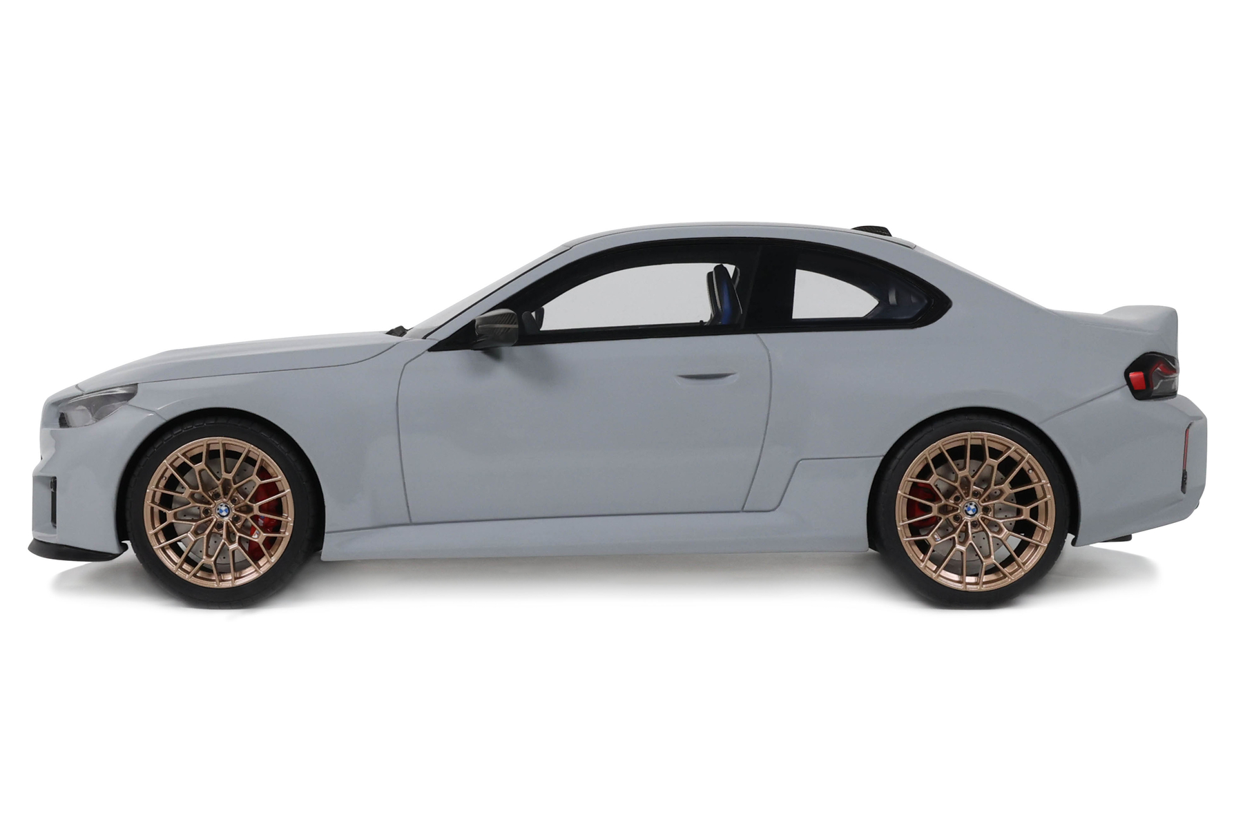 BMW M2 CS BROOKLYN GREY 2026 1/18 GT SPIRIT GT979 - obrazek 3