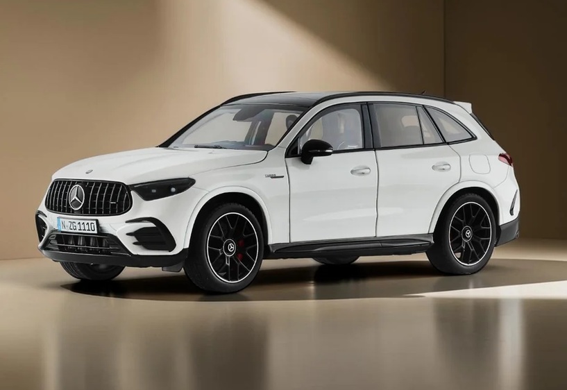 Mercedes-Benz AMG GLC 63 S E Performance biały X254 1/18 NZG 111000040