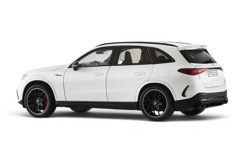 Mercedes-Benz AMG GLC 63 S E Performance biały X254 1/18 NZG 111000040 - obrazek 2
