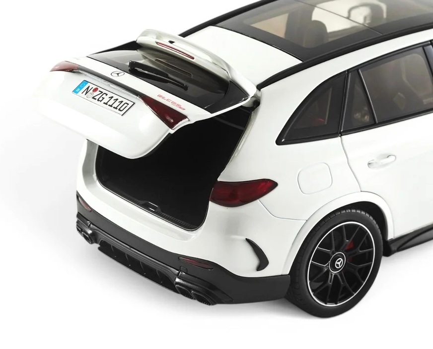 Mercedes-Benz AMG GLC 63 S E Performance biały X254 1/18 NZG 111000040 - obrazek 4