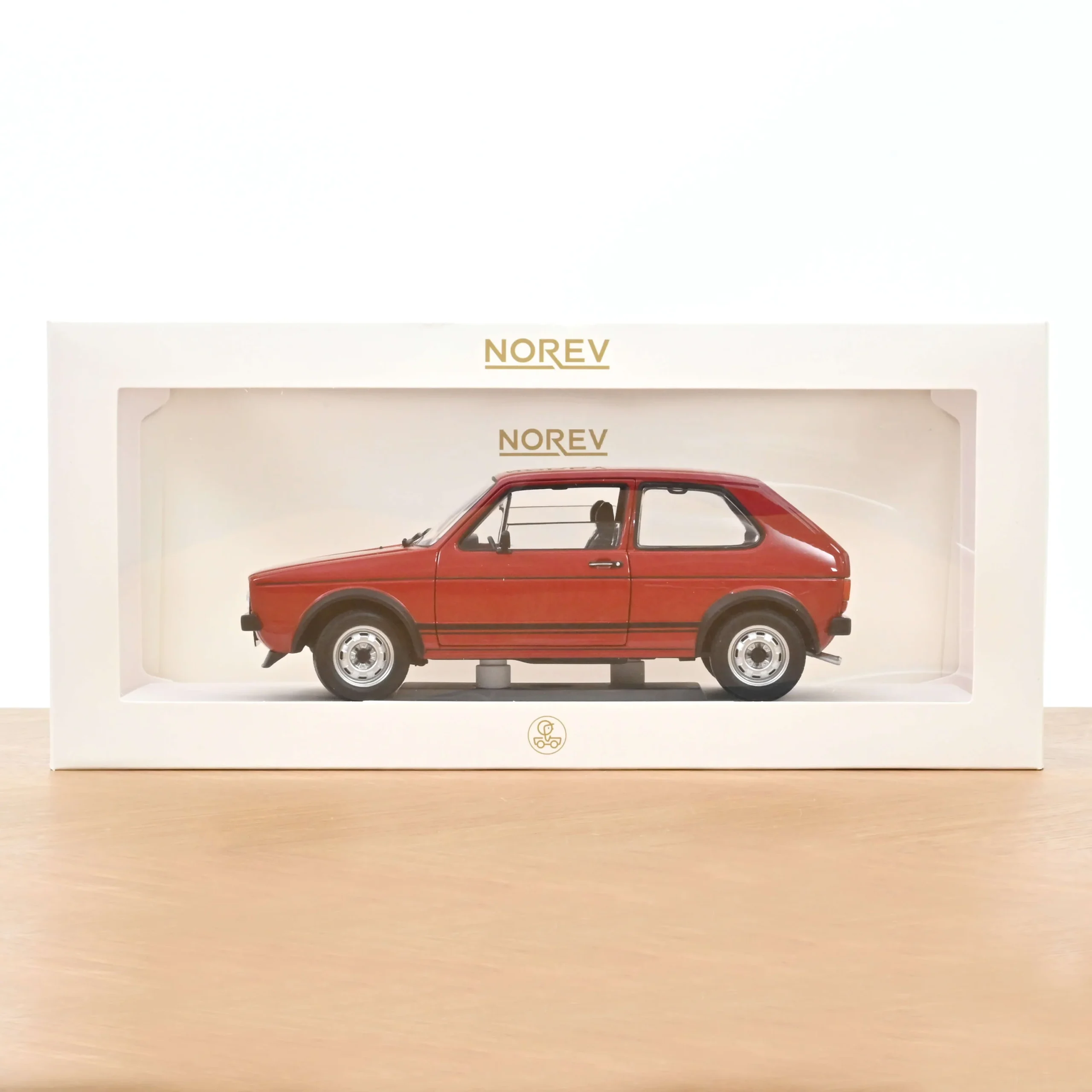 Volkswagen Golf I GTI Mk1 Czerwony Norev 1:18 188472 - obrazek 5