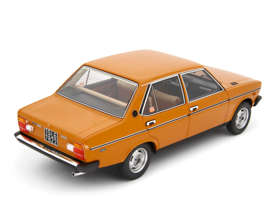 FIAT 131 Mirafiori 1600 Orange 1974 1/18 LAUDORACING LM190A - obrazek 4