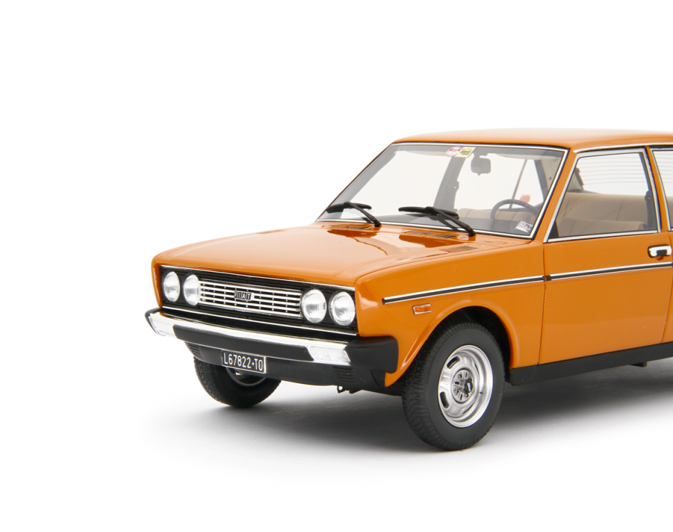 FIAT 131 Mirafiori 1600 Orange 1974 1/18 LAUDORACING LM190A - obrazek 6