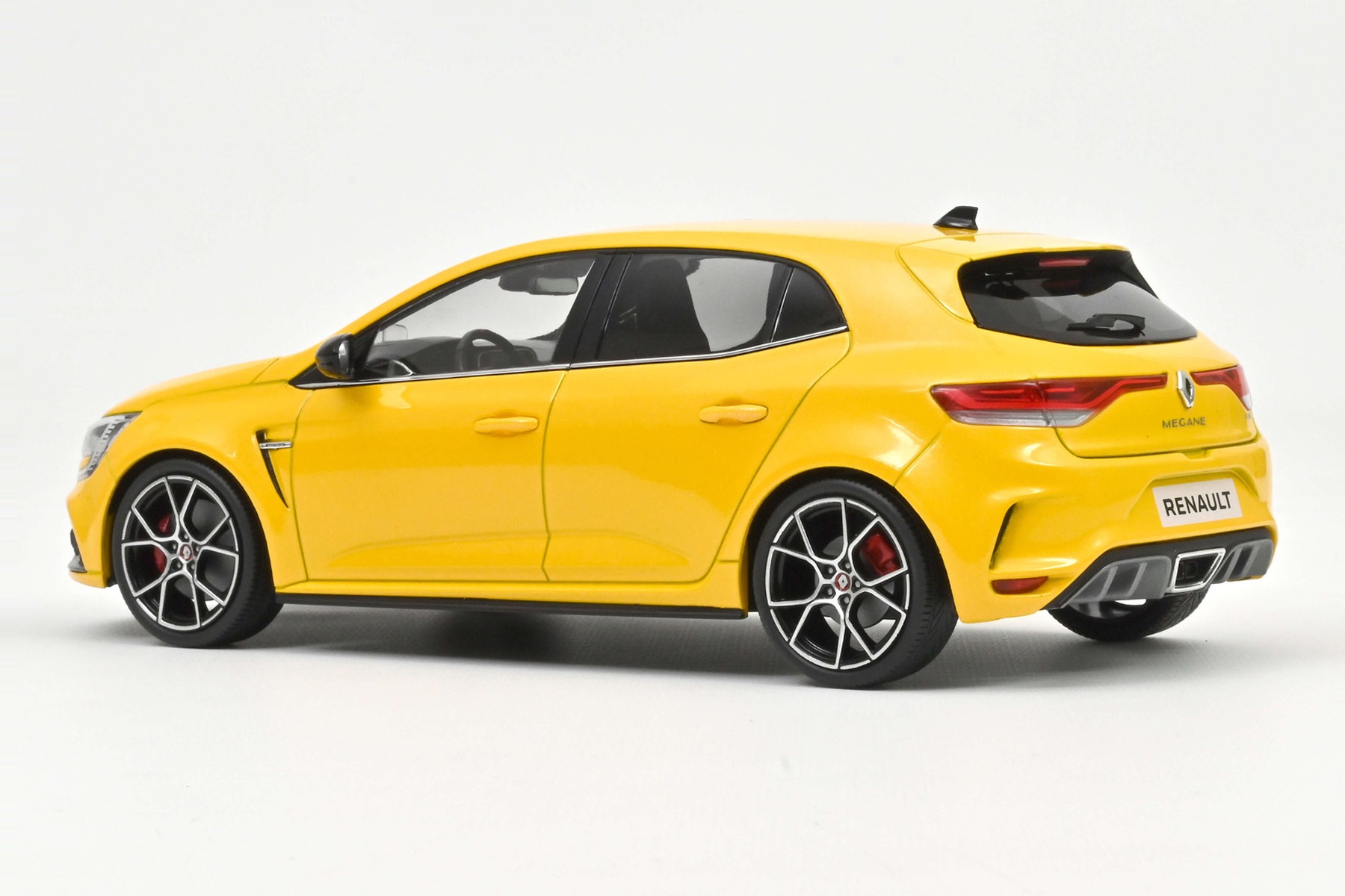 Renault Megane RS Mk4 Trophy Sirius Yellow Norev 1:18 185389 - obrazek 2
